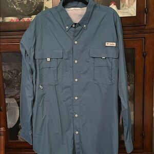 Columbia Men's Blue Casual Button-Down Shirt